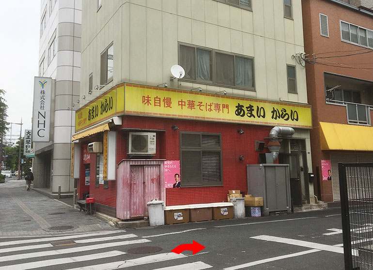 郵便局を越えた次の交差点です。ここを右に曲がります。